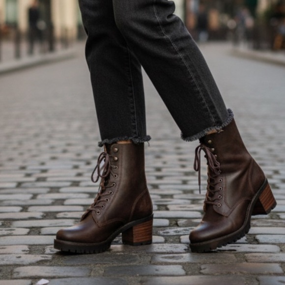 $528 Frye Sabrina Moto Brown Lace Up Leather Chunky Lug Heel Combat Ankle Bootie - Picture 2 of 16